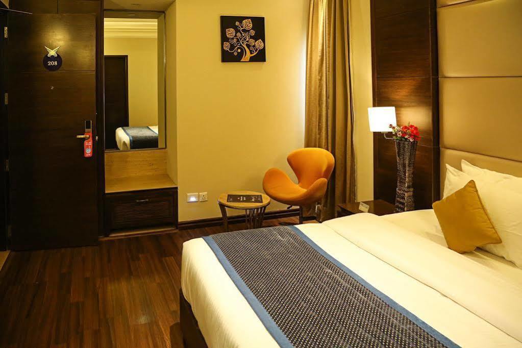 Oyo Premium Panchkula Sector 5 Hotel Exterior photo